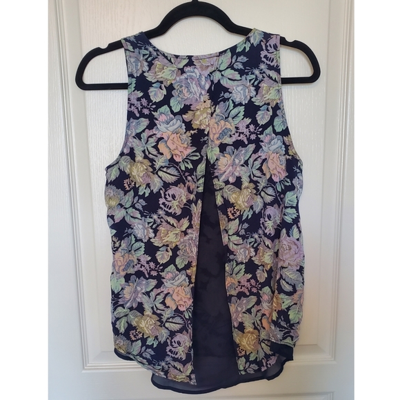 Floral Tank - Picture 2 of 5